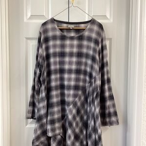 Plaid Black and Gray Tunic Top